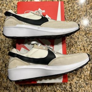 Nike Women’s Waffle Debut Running Shoe